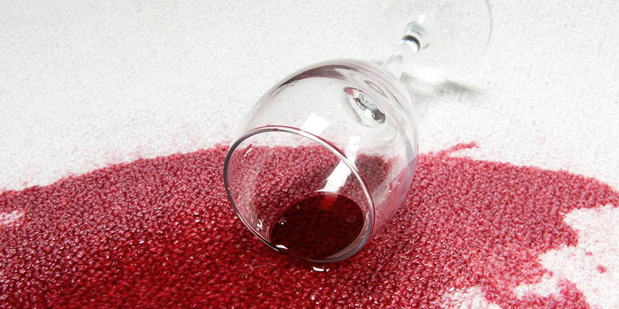 Ako vyčistiť fľak od červeného vína